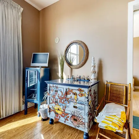 Emerald By The Sea Retreat Galveston Room photo