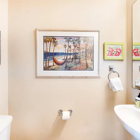 Emerald By The Sea Retreat Galveston Room photo