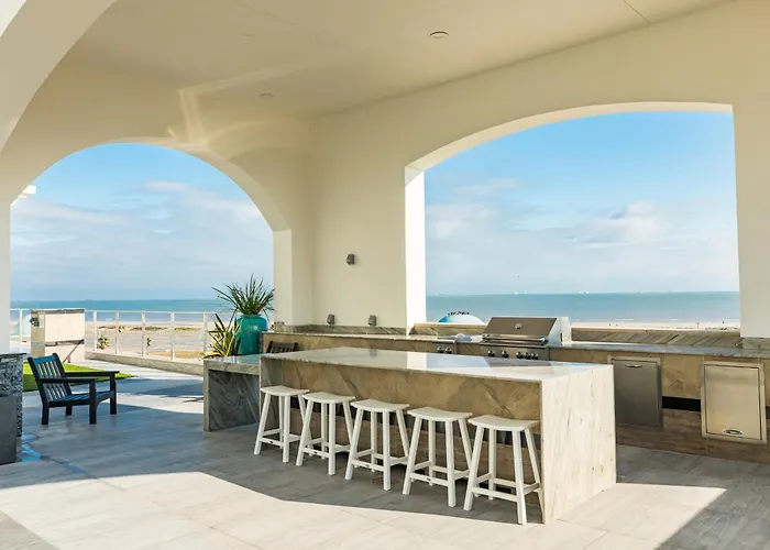 Emerald By The Sea Retreat