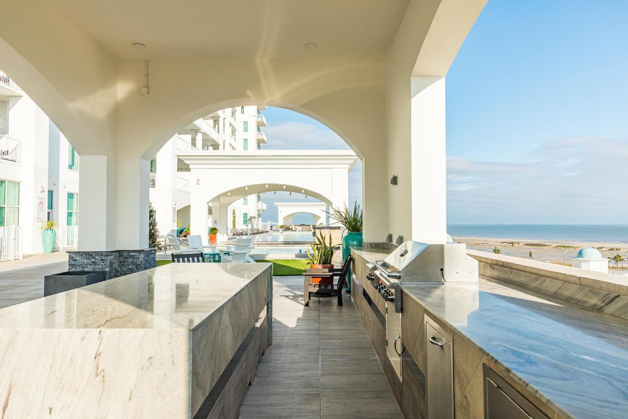 Emerald By The Sea Retreat * Galveston