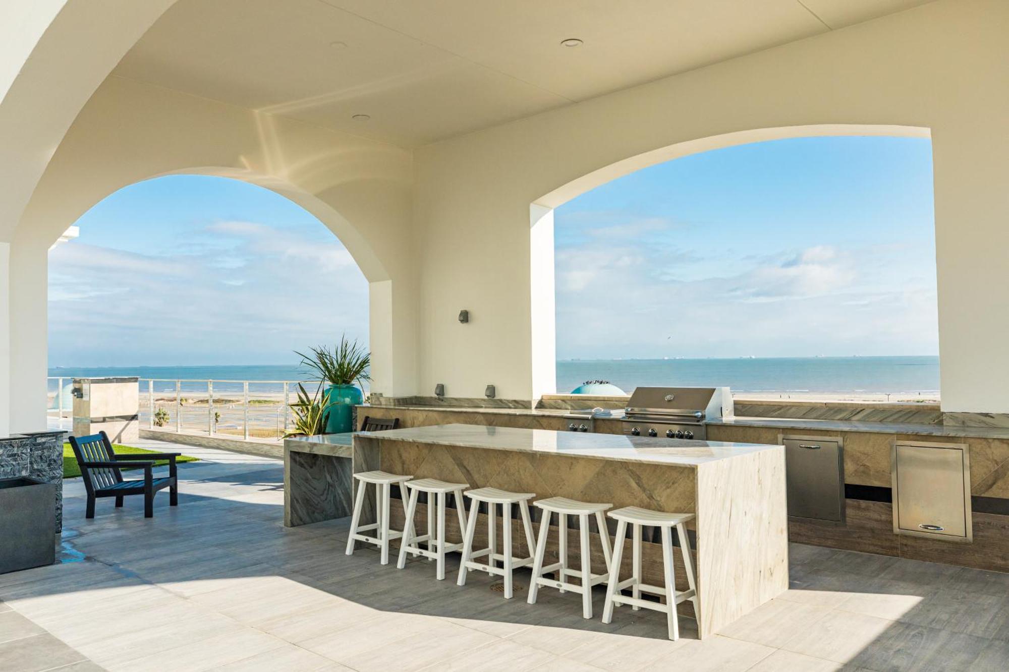 Apartment Emerald By The Sea Retreat Galveston