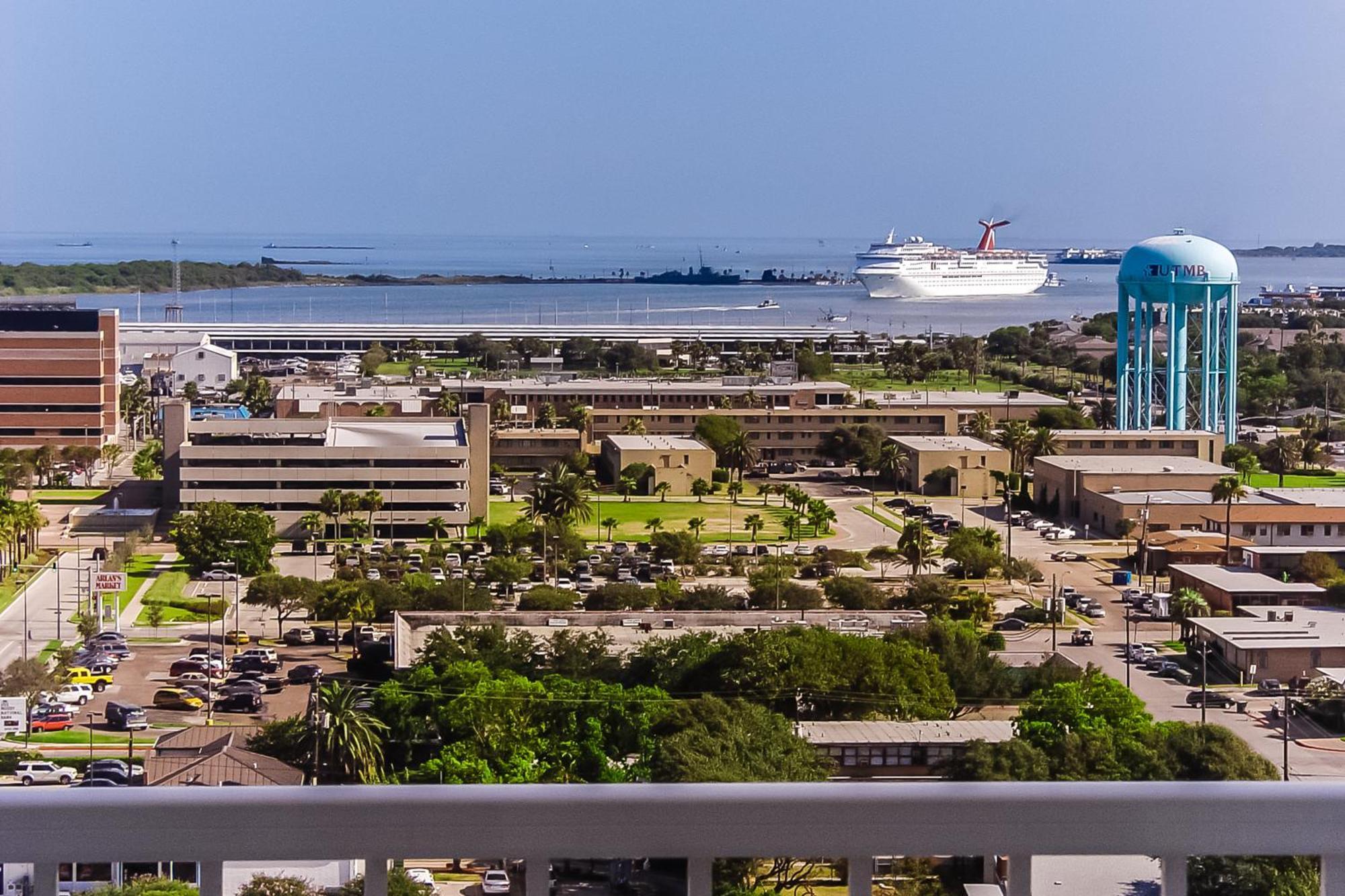 Apartment Emerald By The Sea Retreat Galveston