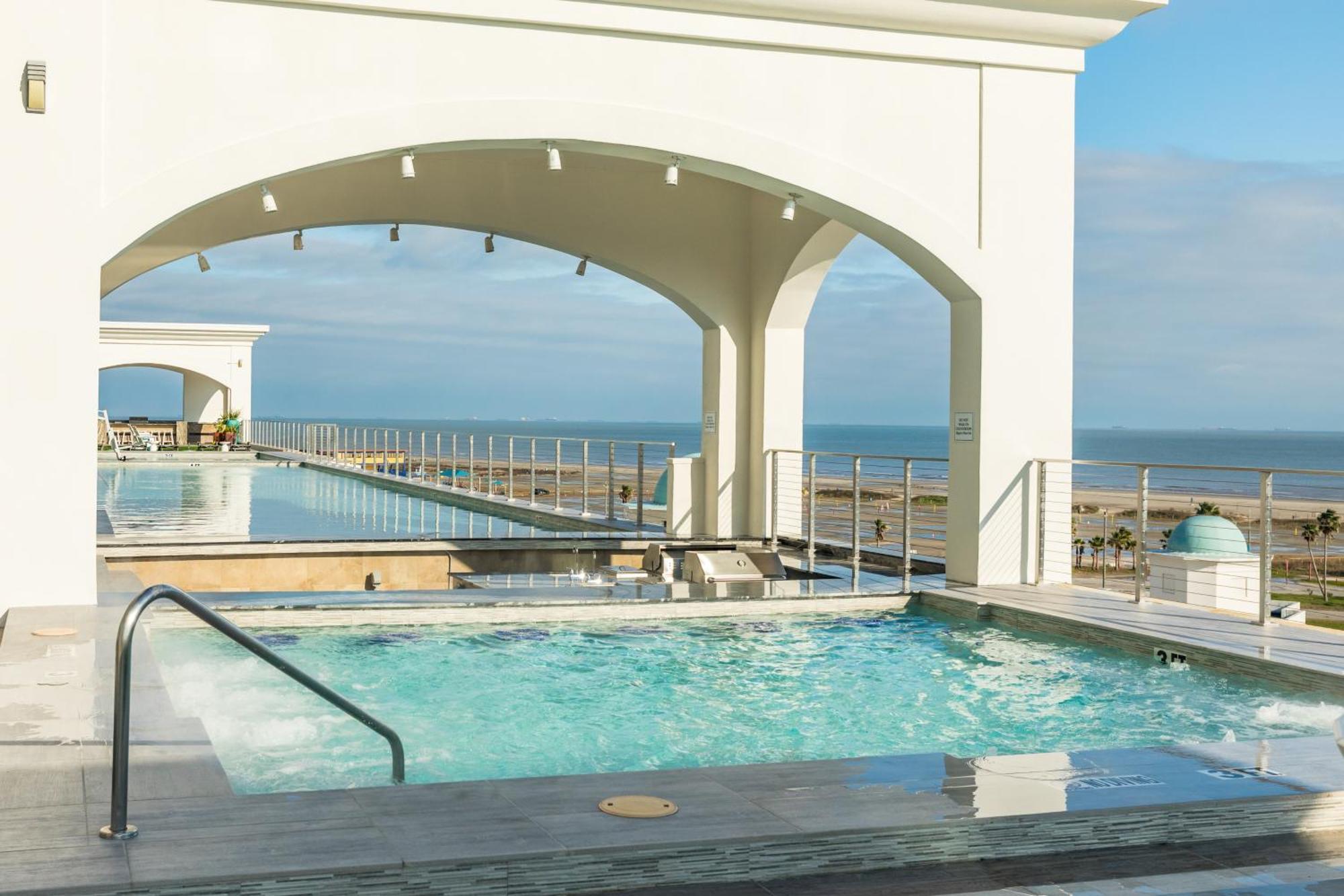 Apartment Emerald By The Sea Retreat *