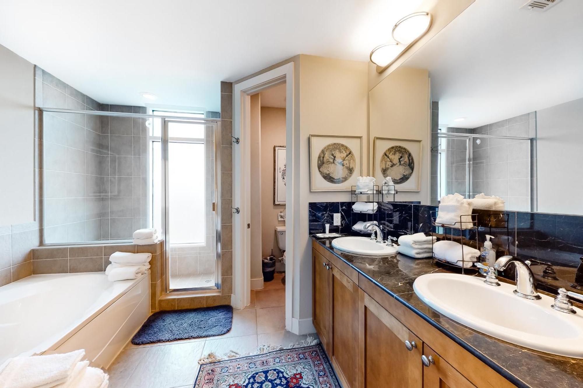 Apartment Emerald By The Sea Retreat Galveston